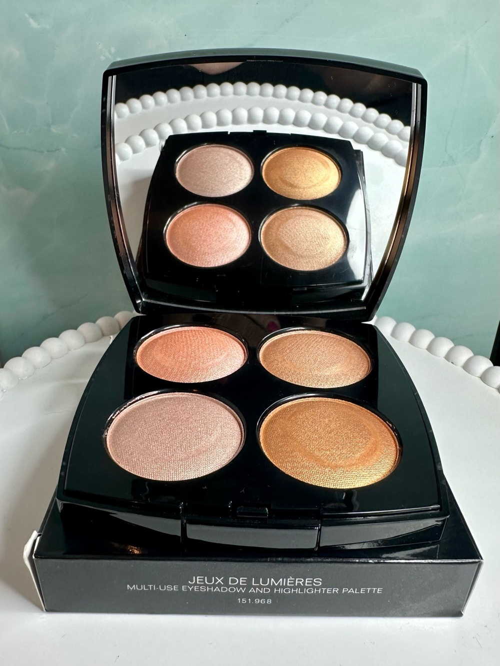 CHANEL Jeux de Lumieres Multi Use Eyeshadow/Highlighter Palette LIMITED EDITION - Picture 2 of 6